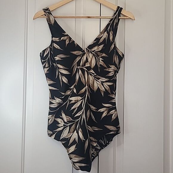 Miraclesuit One Piece Swim Suit Black Tan & Off White Palm Leaf Print Size 14 - Picture 1 of 13